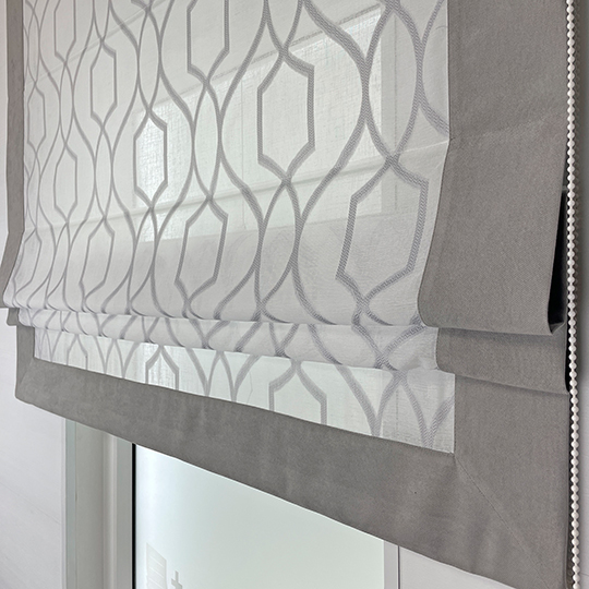 Прозрачная римская штора Gray Lattice Frame с серым кантом