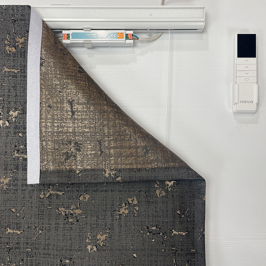 картинка Римская штора Mountain Gold графитовая от магазина Topcurtains