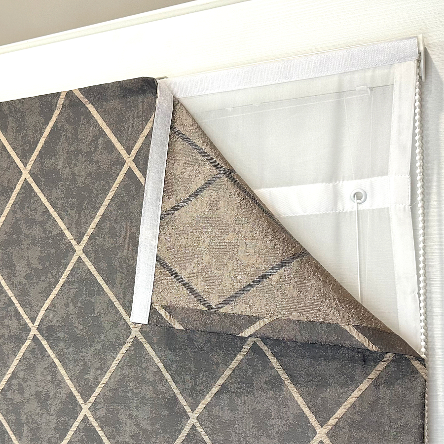картинка Двойная римская штора Geometrics, коричневая от магазина Topcurtains