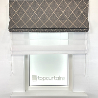 картинка Двойная римская штора Geometrics, коричневая от магазина Topcurtains