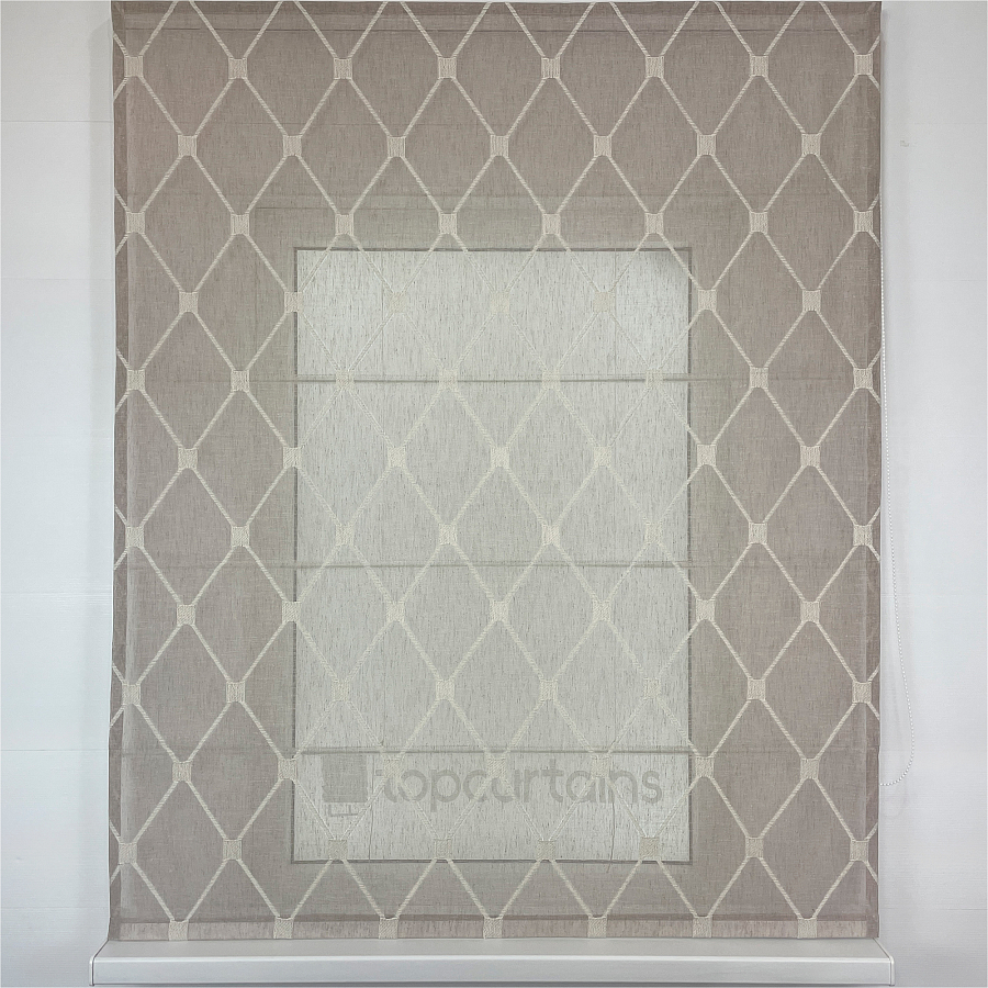 картинка Римская штора Geometrics Tulle  из бежевого тюля с вышитыми ромбами от магазина Topcurtains