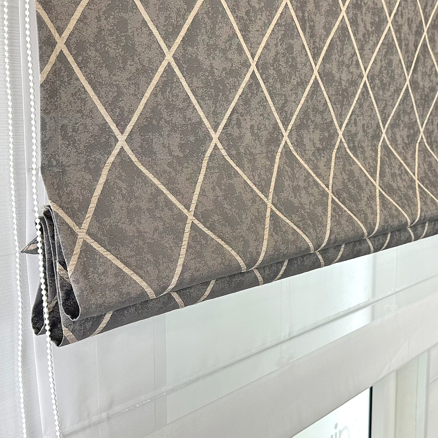 картинка Двойная римская штора Geometrics, коричневая от магазина Topcurtains