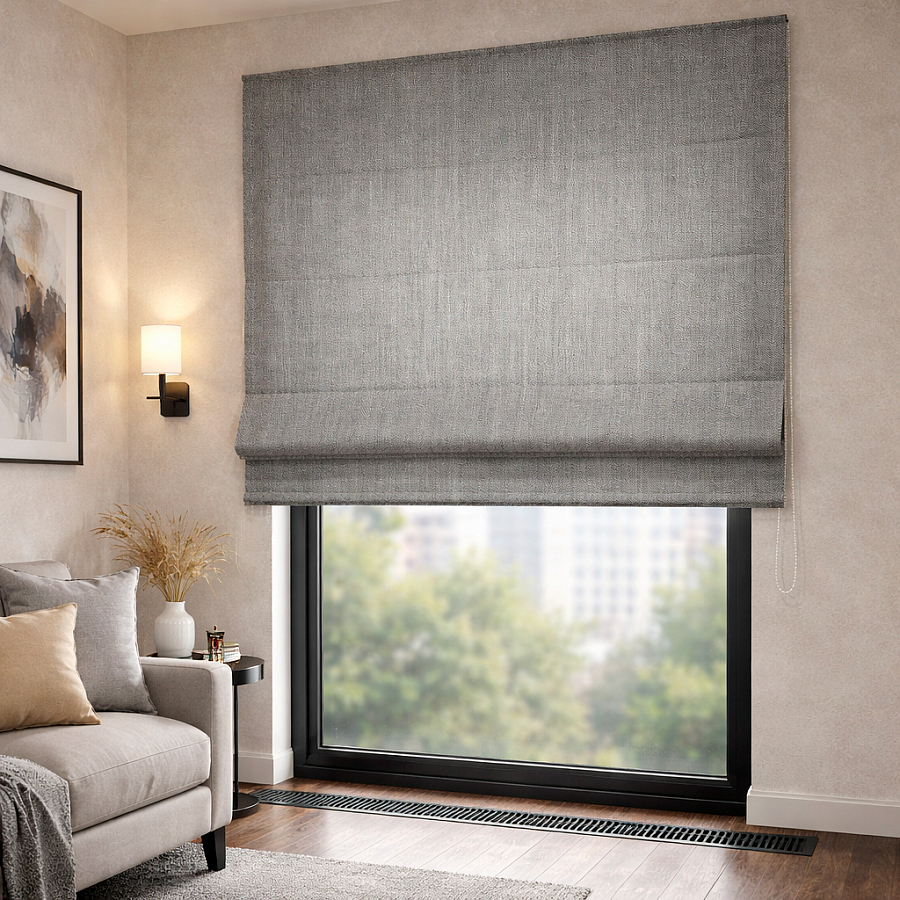 Серая римская штора из легкой ткани с фактурой елочка