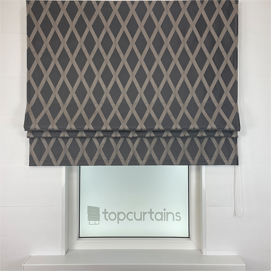 картинка Римская штора Crystal Glow серая с золотистыми ромбами от магазина Topcurtains
