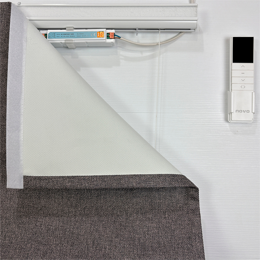 картинка Римская штора блэкаут Brown Cover от магазина Topcurtains