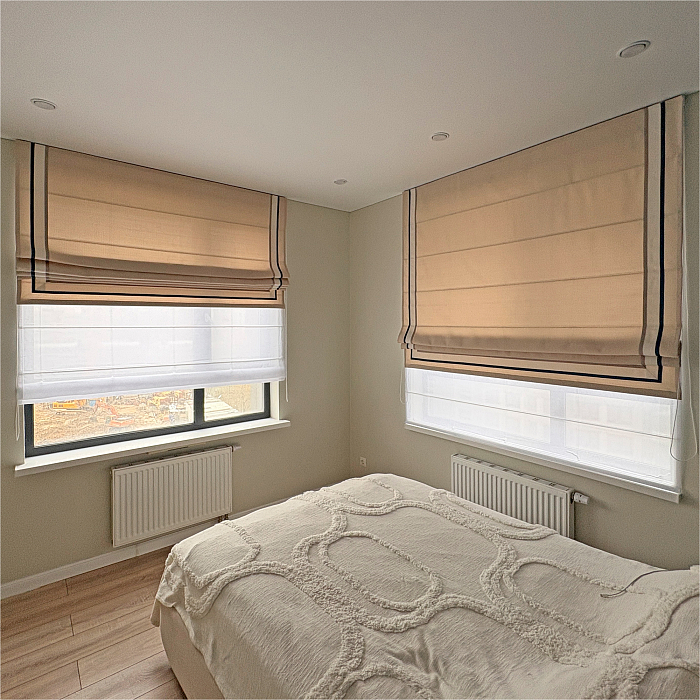 Двойные римские шторы с кантами