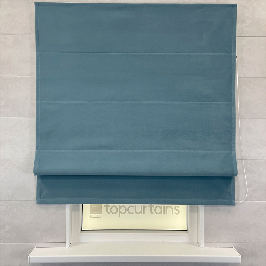 картинка Римская штора Blackout Velvet, пыльно голубой бархат от магазина Topcurtains