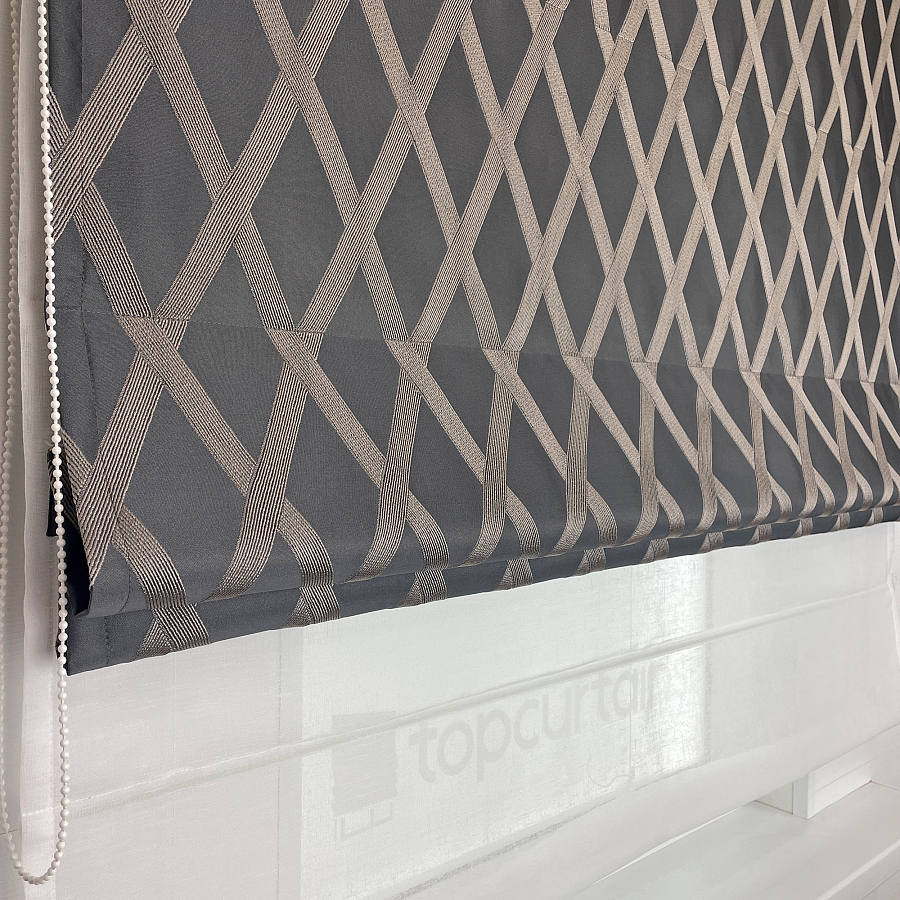 картинка Двойная римская штора Crystal Glow серая с золотистыми ромбами от магазина Topcurtains