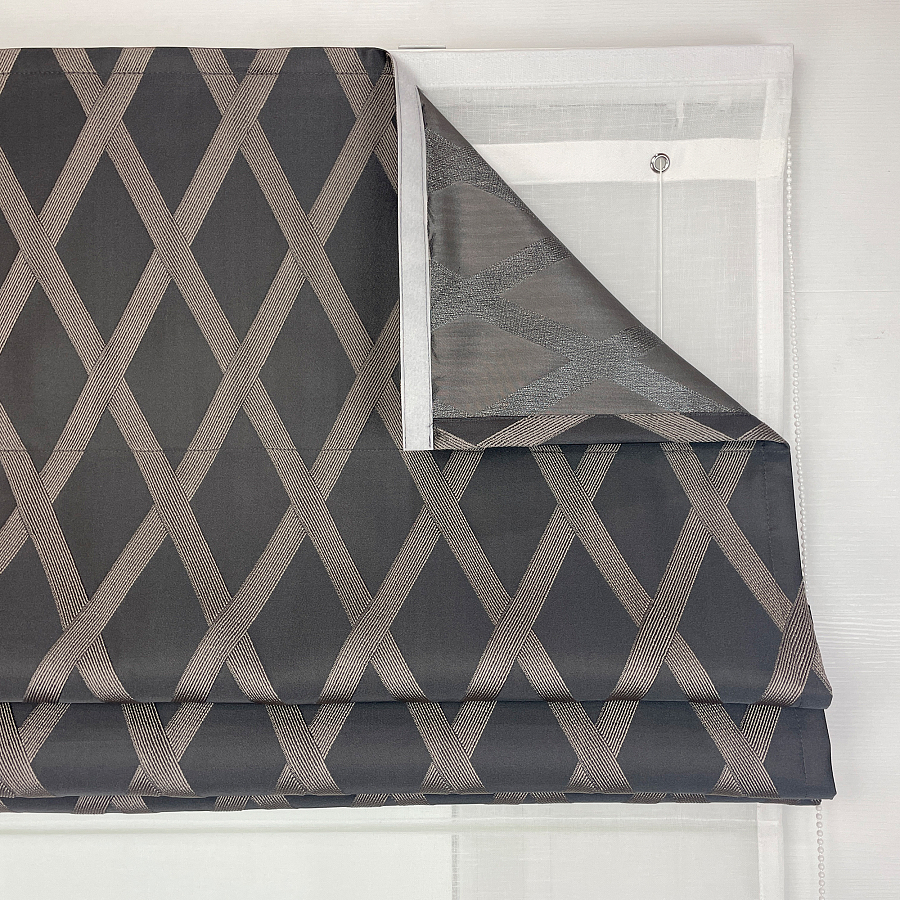 картинка Двойная римская штора Crystal Glow серая с золотистыми ромбами от магазина Topcurtains