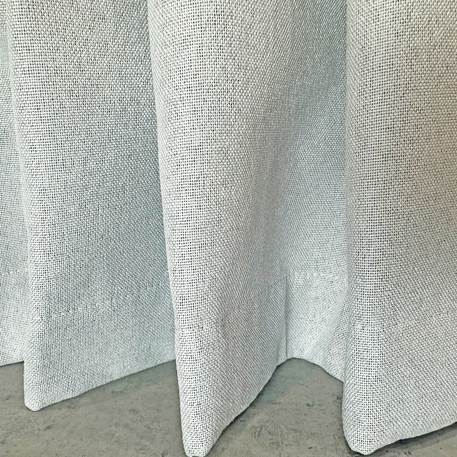 картинка Штора из светло серого блэкаута Eclipse от магазина Topcurtains