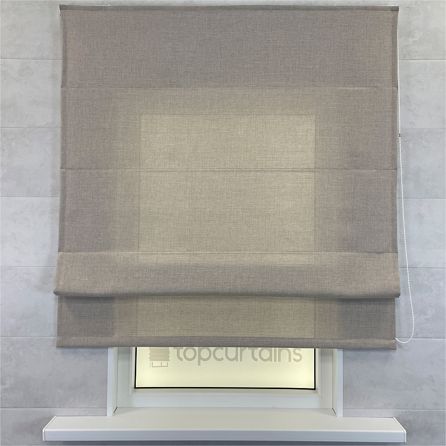 Легкая, немного прозрачная римская штора с натуральной фактурой ткани