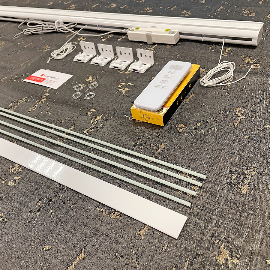 картинка Карниз для римских штор с электродвигателем A-OK 220V от магазина Topcurtains