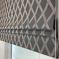 картинка Римская штора Crystal Glow серая с золотистыми ромбами от магазина Topcurtains