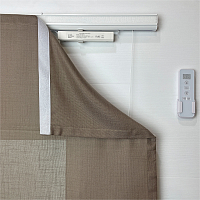 картинка Аккумуляторный карниз для римских штор с электродвигателем A-OK 7.4V от магазина Topcurtains